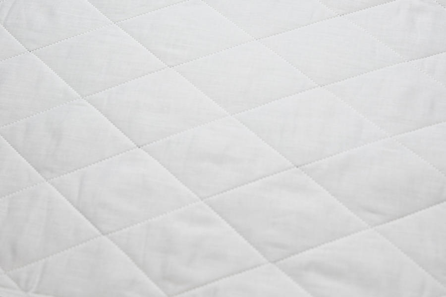 White Polyester Cotton Fabric-75Gsm Polyester Cotton Cloth Incontinence Pad